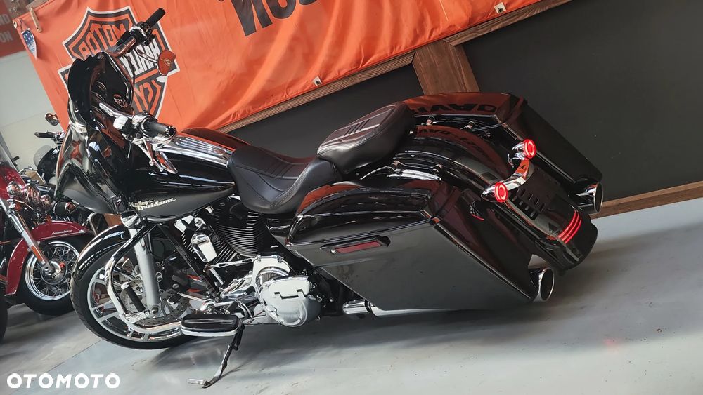 Harley-Davidson Touring Street Glide - 9