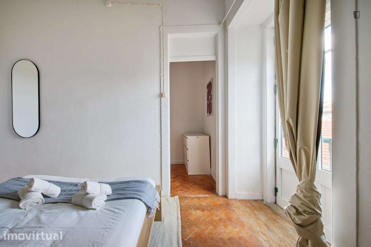 Quarto - localizado em São Bento Lisbon - Grande imagem: 5/29