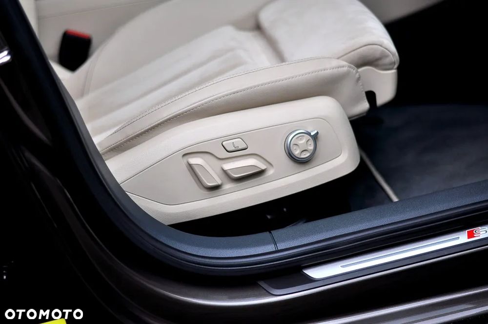 Audi A4 Avant 2.0 TDI DPF clean diesel multitronic S line Sportpaket - 22