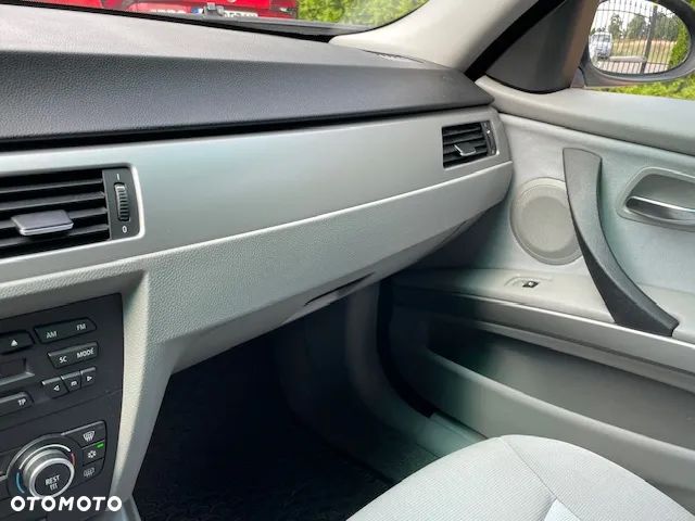 BMW Seria 3 318i - 18