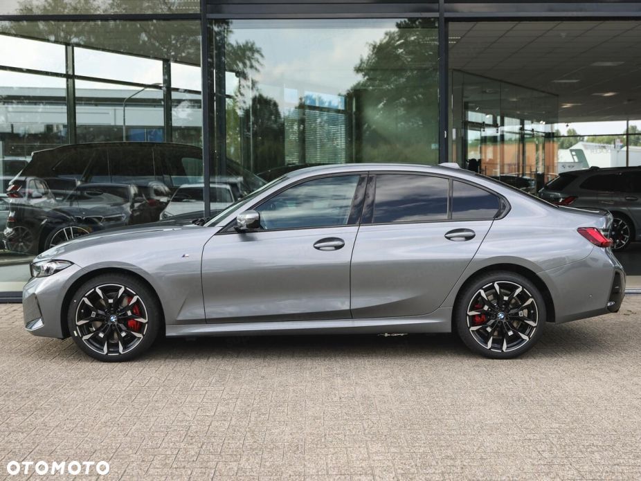 BMW Seria 3 330d xDrive mHEV M Sport sport - 2