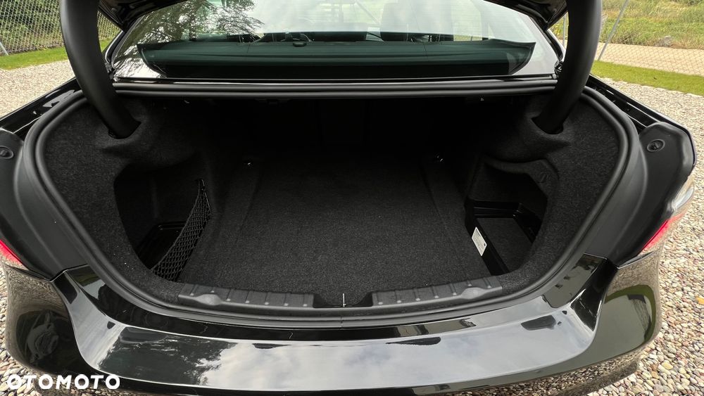 BMW Seria 3 330i Sport Line - 36