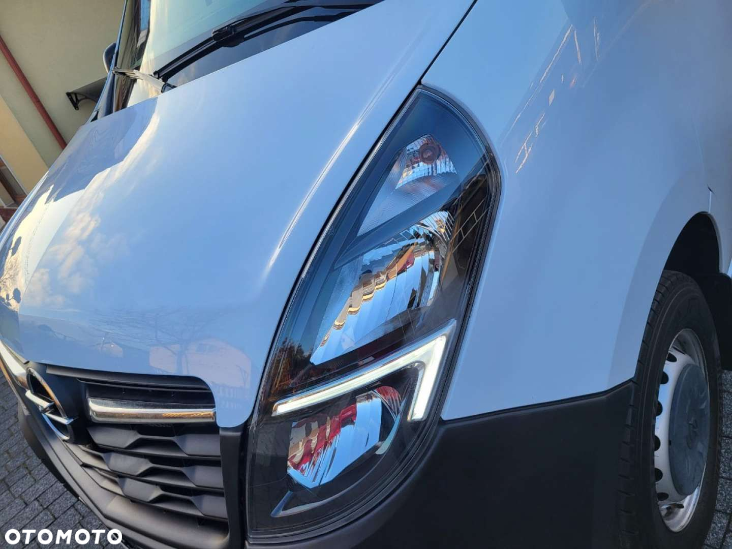 Opel Movano z windą salon Polska - 13