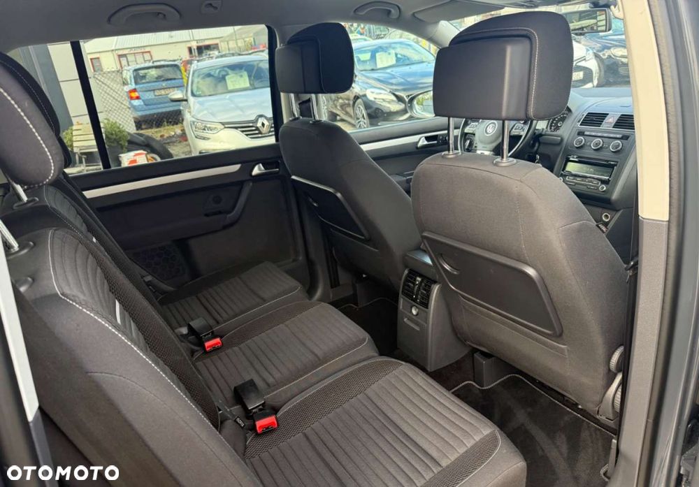 Volkswagen Touran - 26