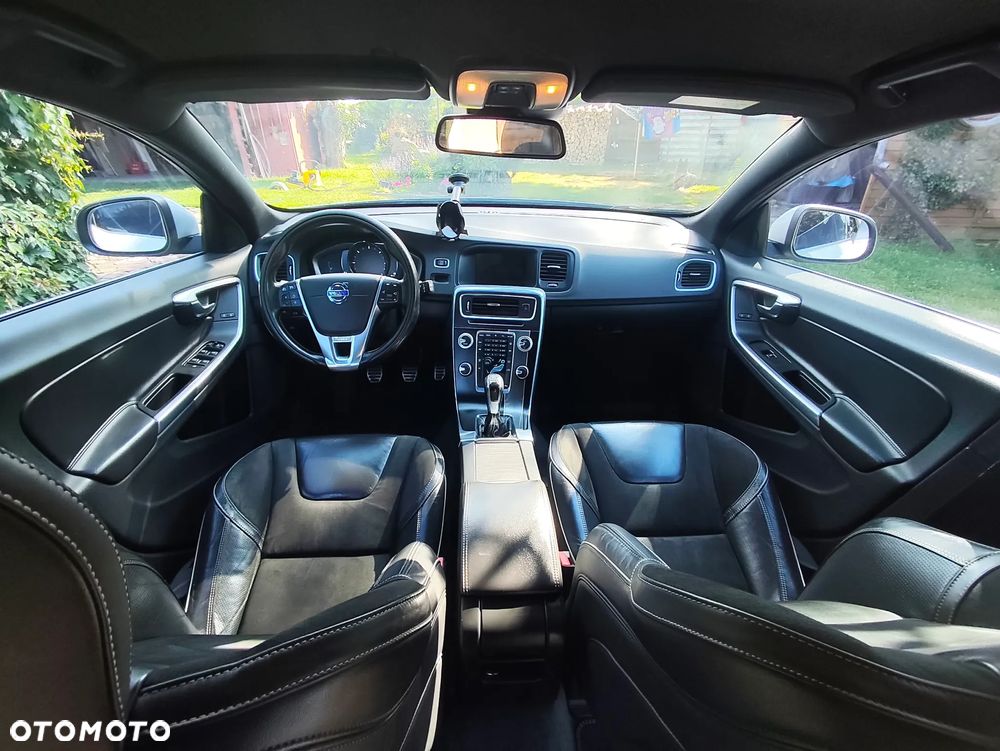 Volvo V60 D3 Drive-E R-Design Momentum - 10