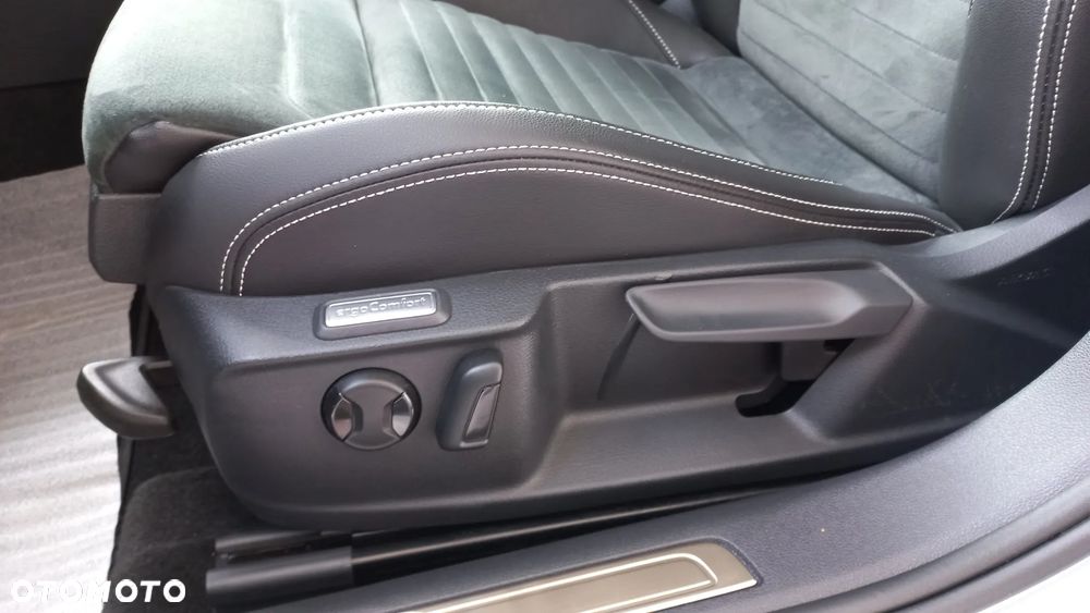 Volkswagen Passat 2.0 TSI Elegance DSG - 30