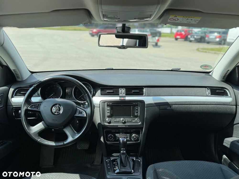 Skoda Superb 2.0 TDI Elegance DSG - 20