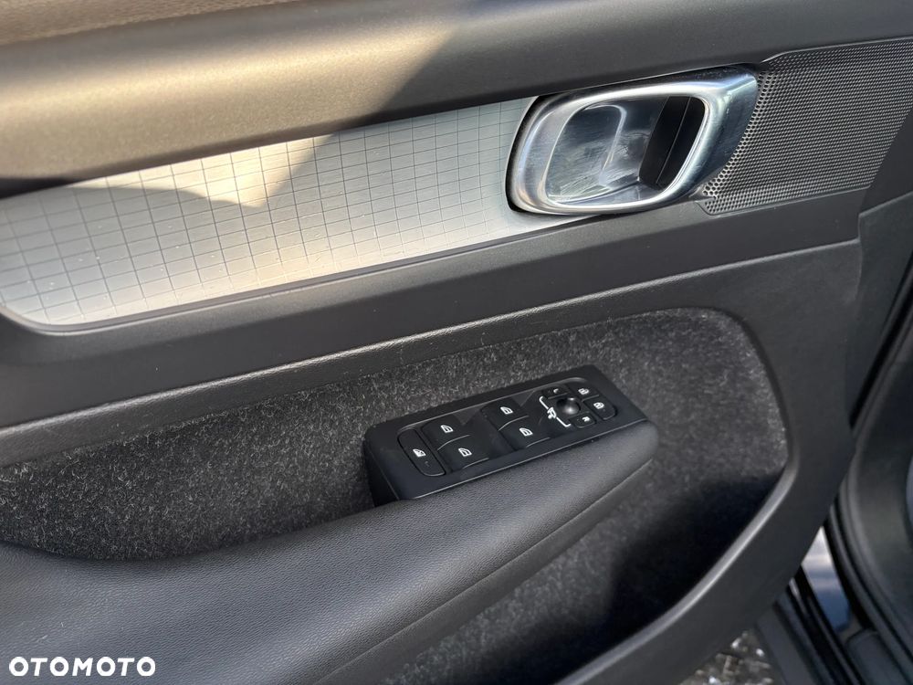 Volvo XC 40 D3 Momentum Pro - 10