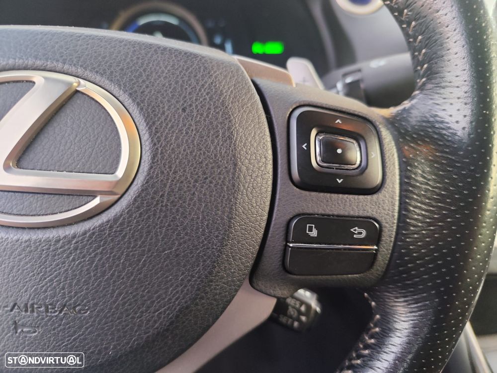 Lexus IS 300H F Sport - 3