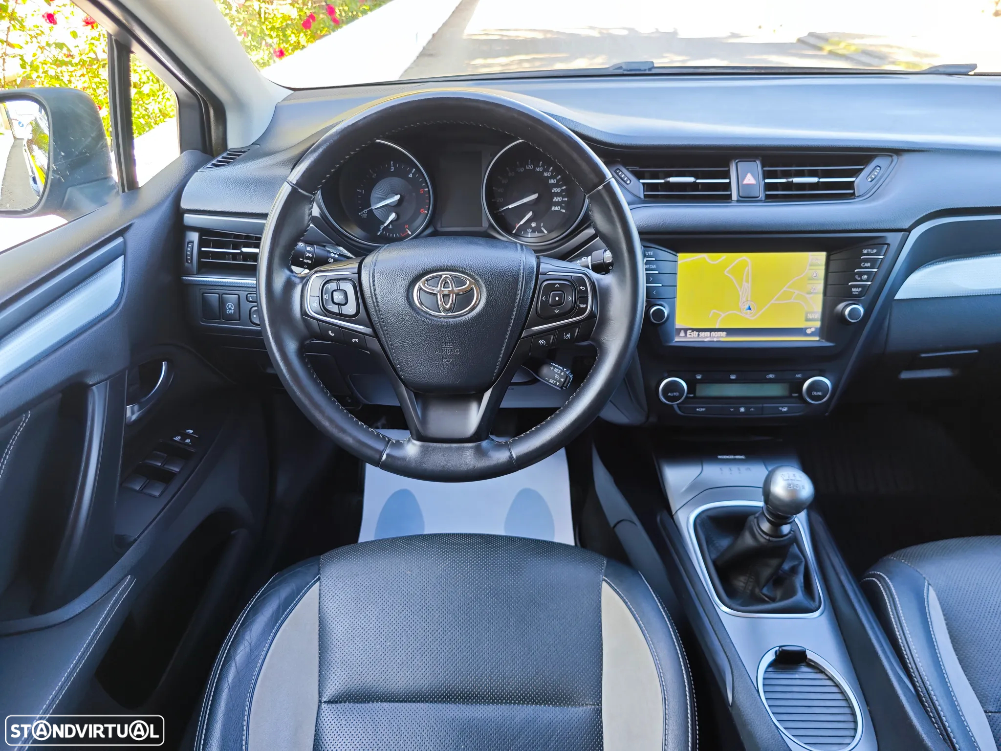 Toyota Avensis Touring Sports 2.0 D-4D Luxury+GPS - 13