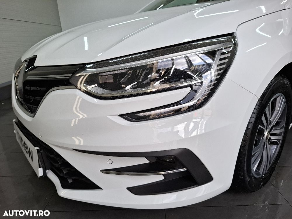 Renault Megane TCE 140 Equilibre - 10