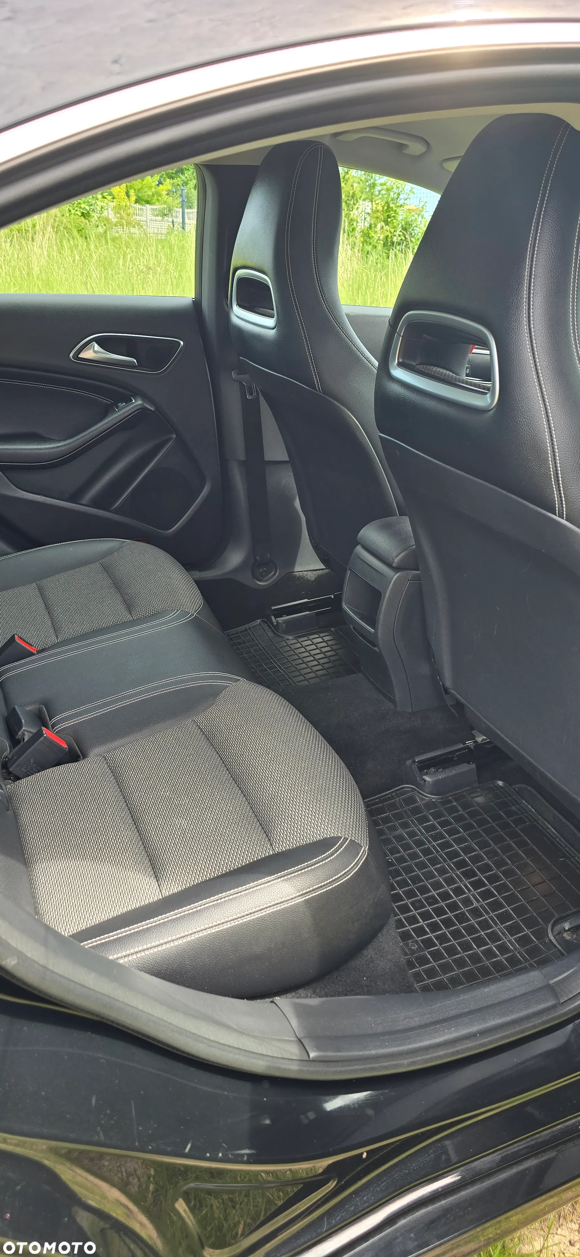 Mercedes-Benz CLA 180 d 7G-DCT - 14