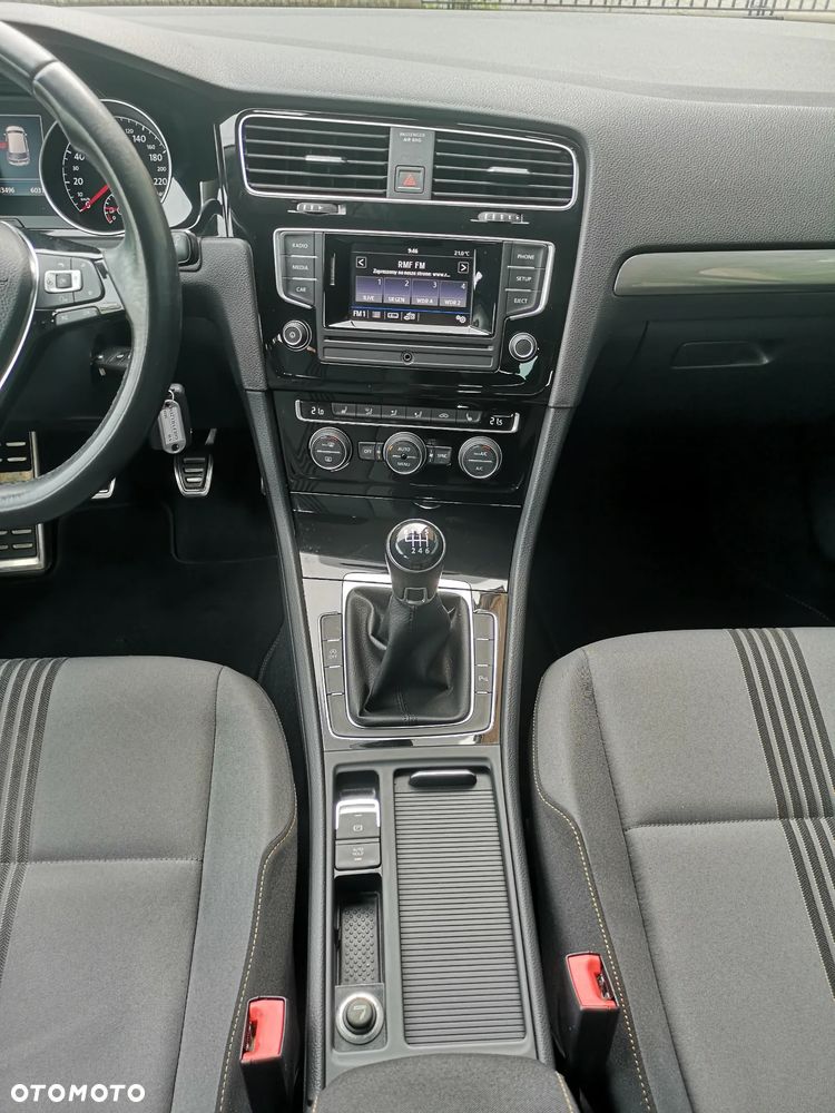 Volkswagen Golf 1.2 TSI BlueMotion Technology Allstar - 19