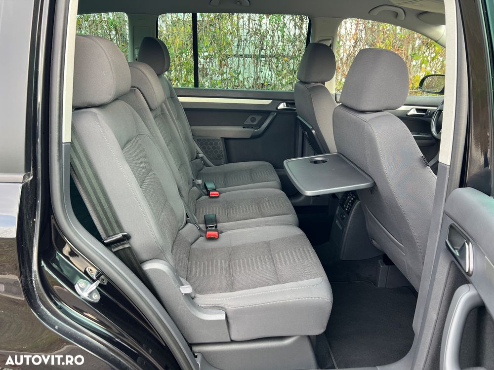 Volkswagen Touran 2.0 TDI Highline - 11