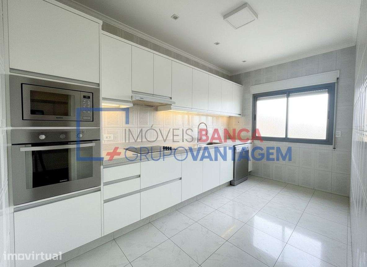 APARTAMENTO T2 BRANDOA COM GARAGEM - Grande imagem: 4/29
