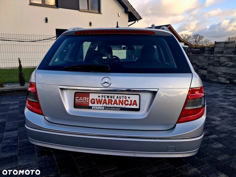 Mercedes-Benz Klasa C 180 CGI Automatik BlueEFFICIENCY Elegance - 15