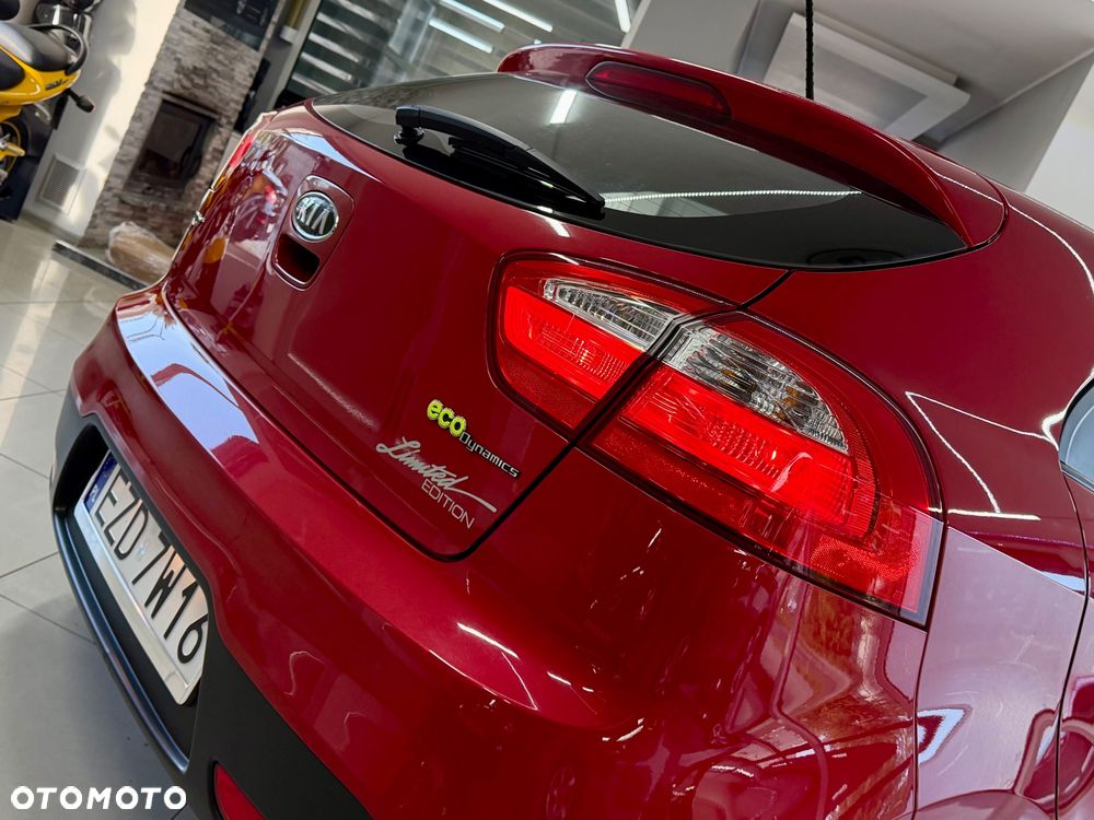 Kia Rio 1.2 L - 12