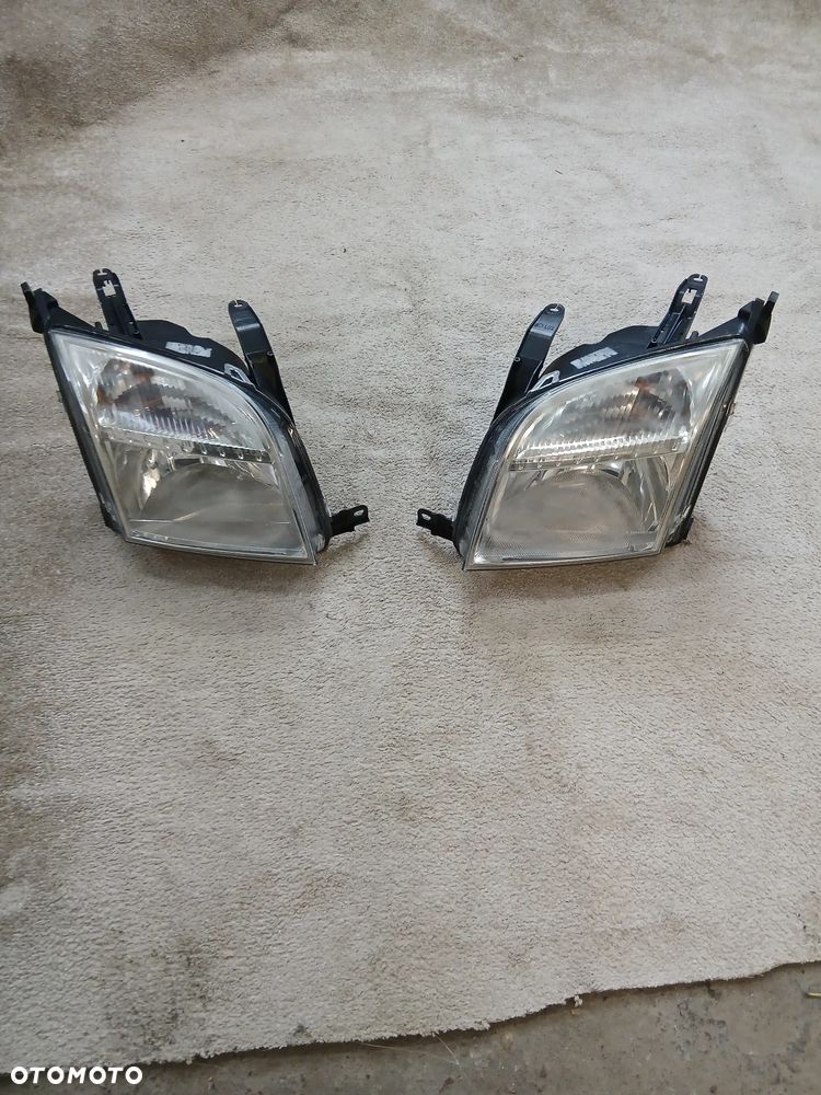 LAMPA PRZEDNIA LEWA I PRAWA FORD FUSION I ROK 02/09 EUROPA