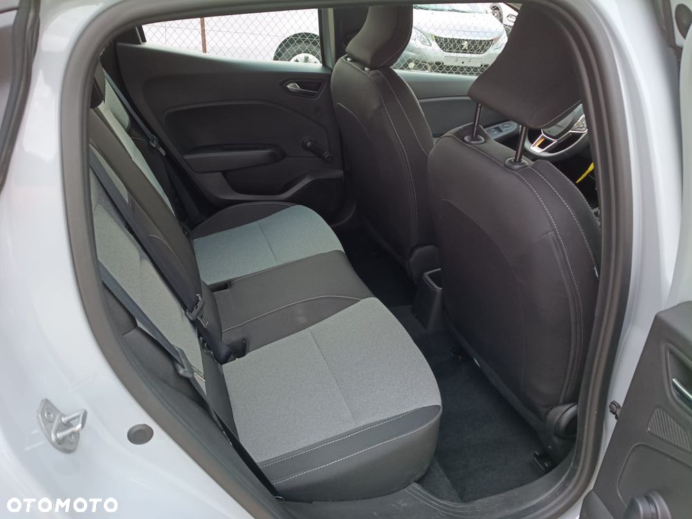 Renault Clio - 15