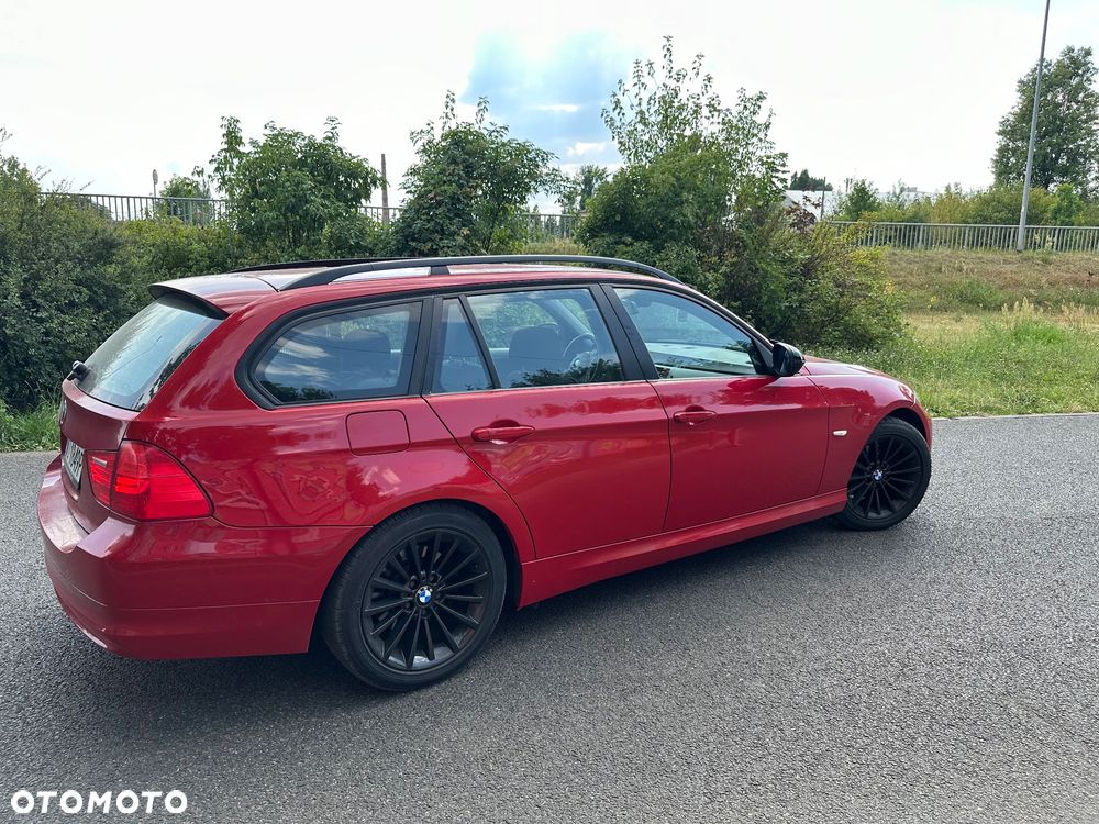 BMW Seria 3 320i Touring - 6