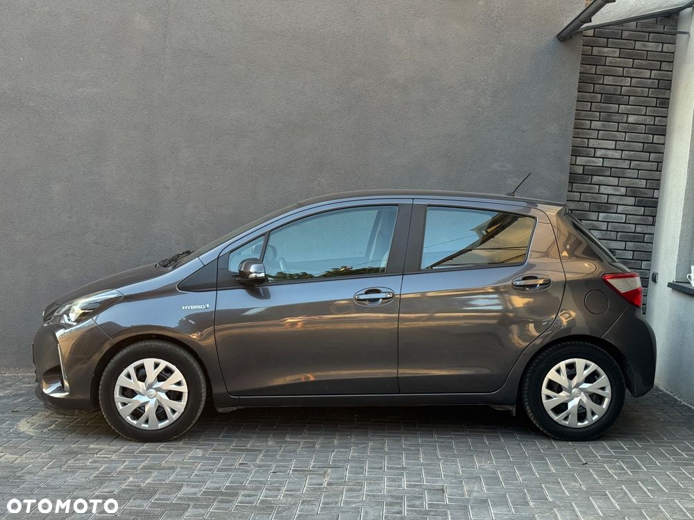 Toyota Yaris Hybrid 100 Business Edition - 6