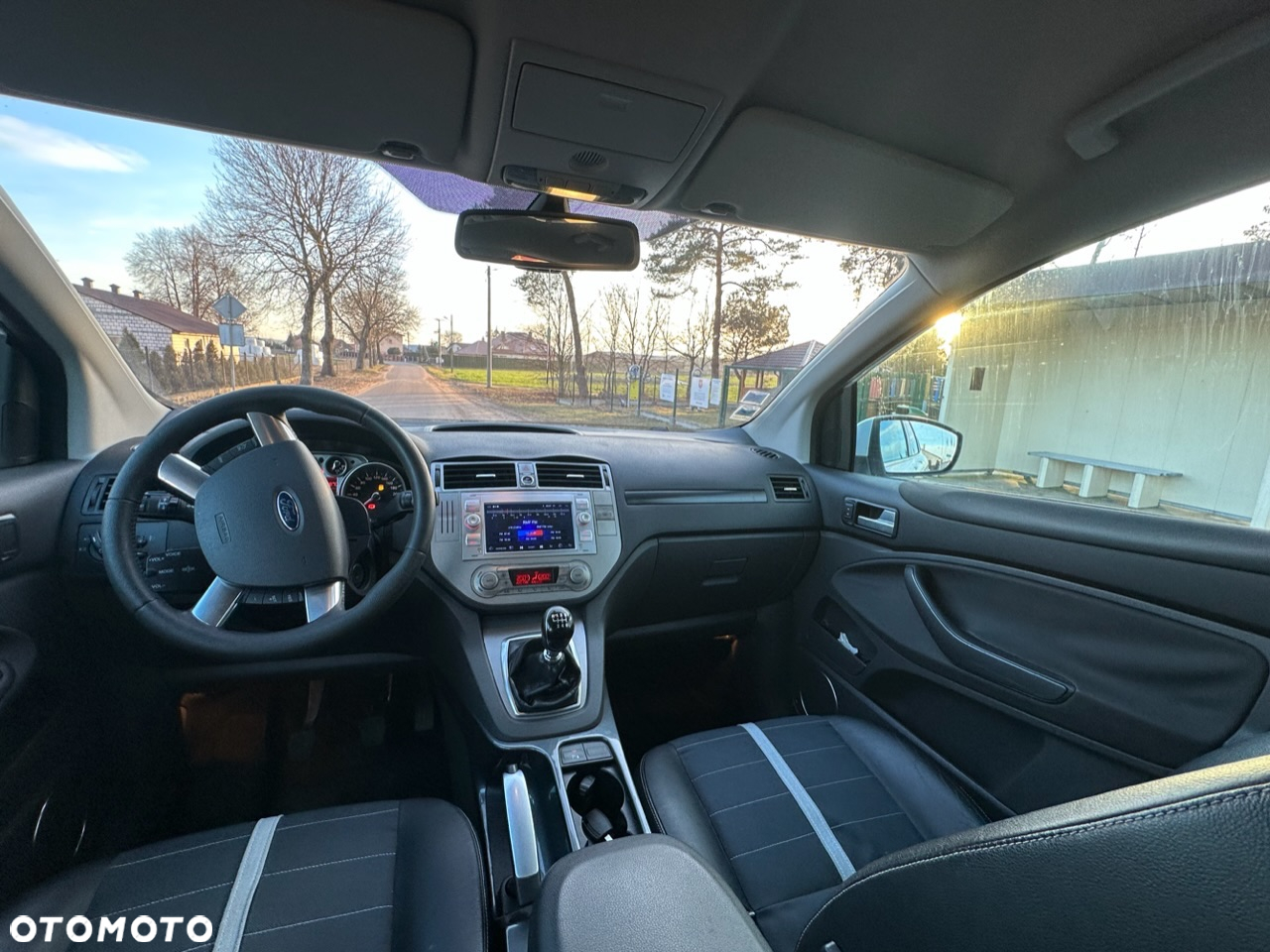 Ford Kuga 2.0 TDCi 2x4 Titanium - 7