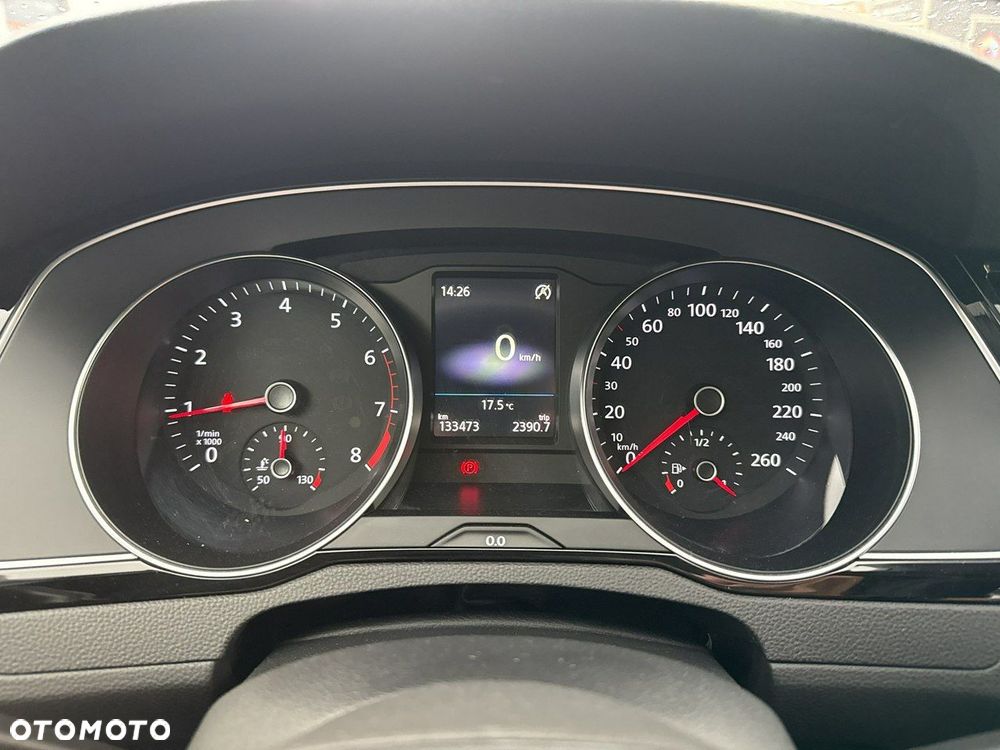 Volkswagen Passat 1.5 TSI EVO Business - 26