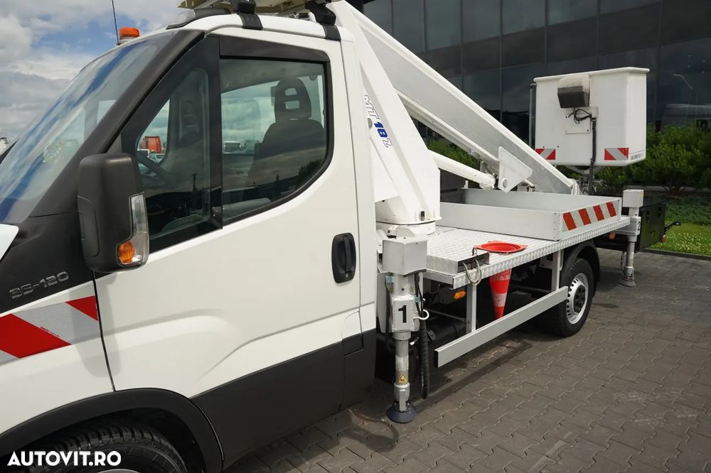 Iveco DAILY 35-120 / Platformă de lucru aeriană / MULTITEL MT 182 / 4 stabilizatoare / MANUALĂ / 2017 - 17