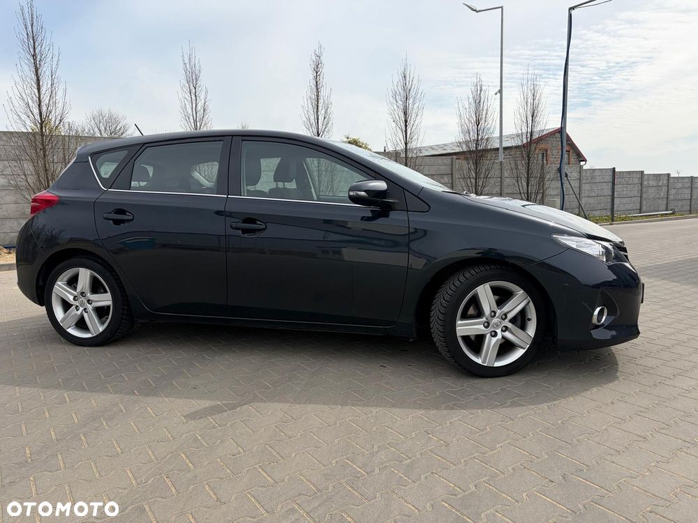 Toyota Auris - 2