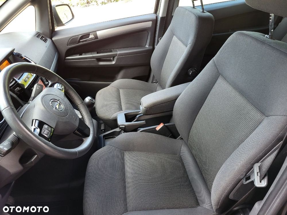 Opel Zafira - 39