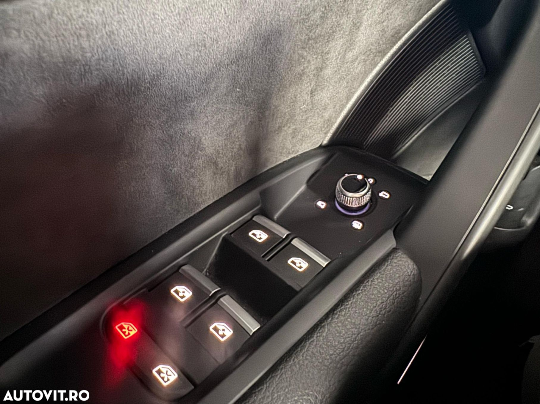 Audi Q5 55 TFSIe quattro S tronic S line - 28