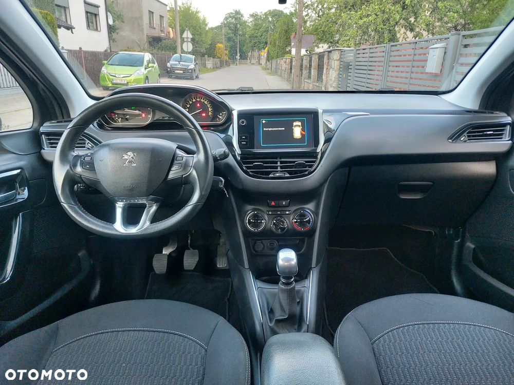 Peugeot 208 BlueHDi 100 Active Pack - 11