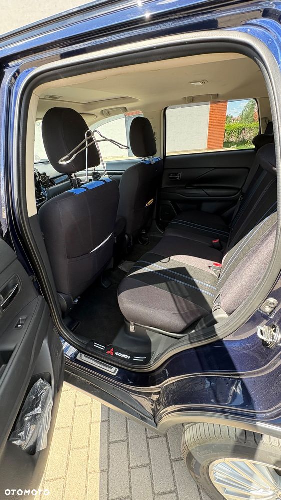 Mitsubishi Outlander - 13