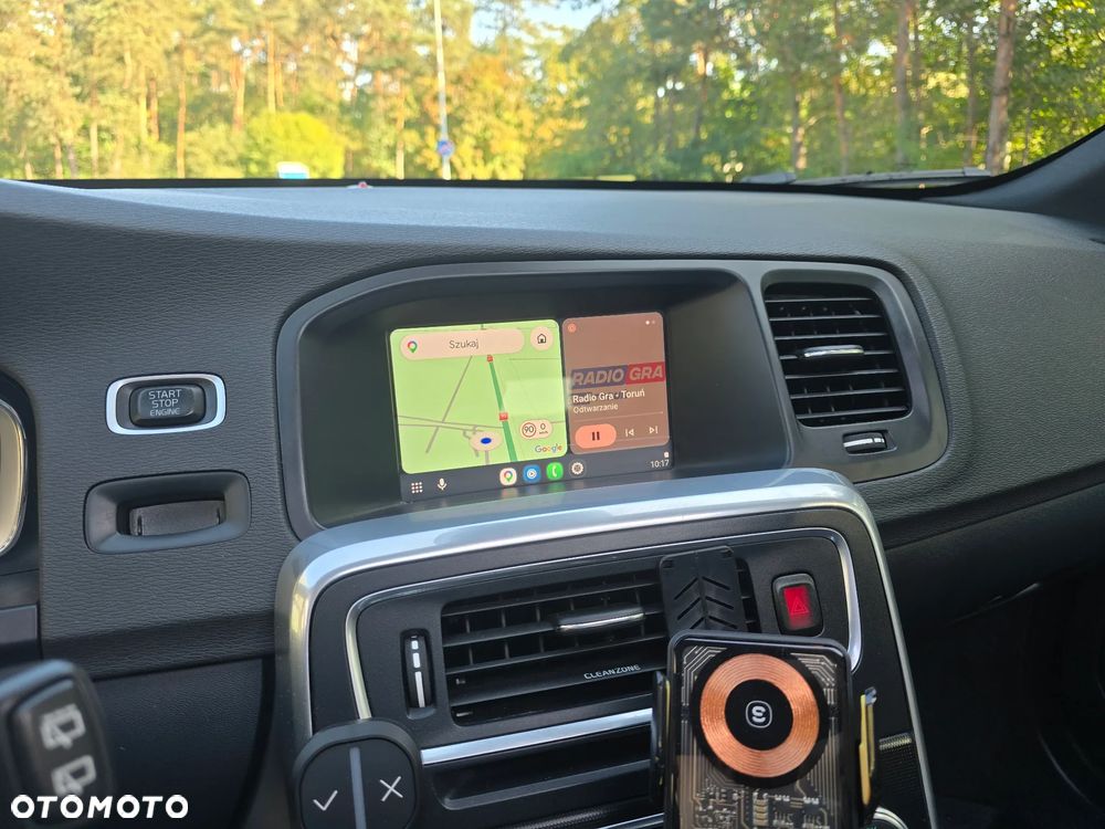 Volvo V60 D4 R-Design - 23