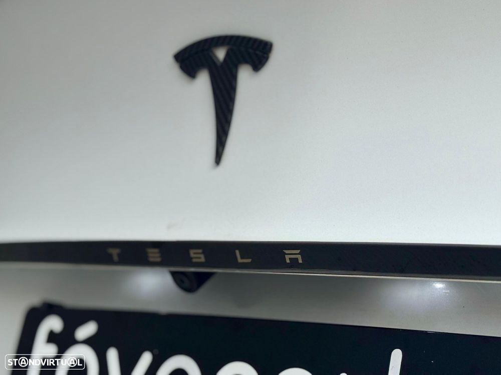 Tesla Model Y Standard Long Range RWD - 35