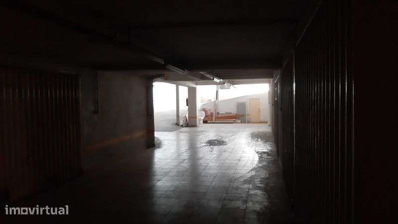 Garagem Box/ Armazém Brandoa - Grande imagem: 4/8