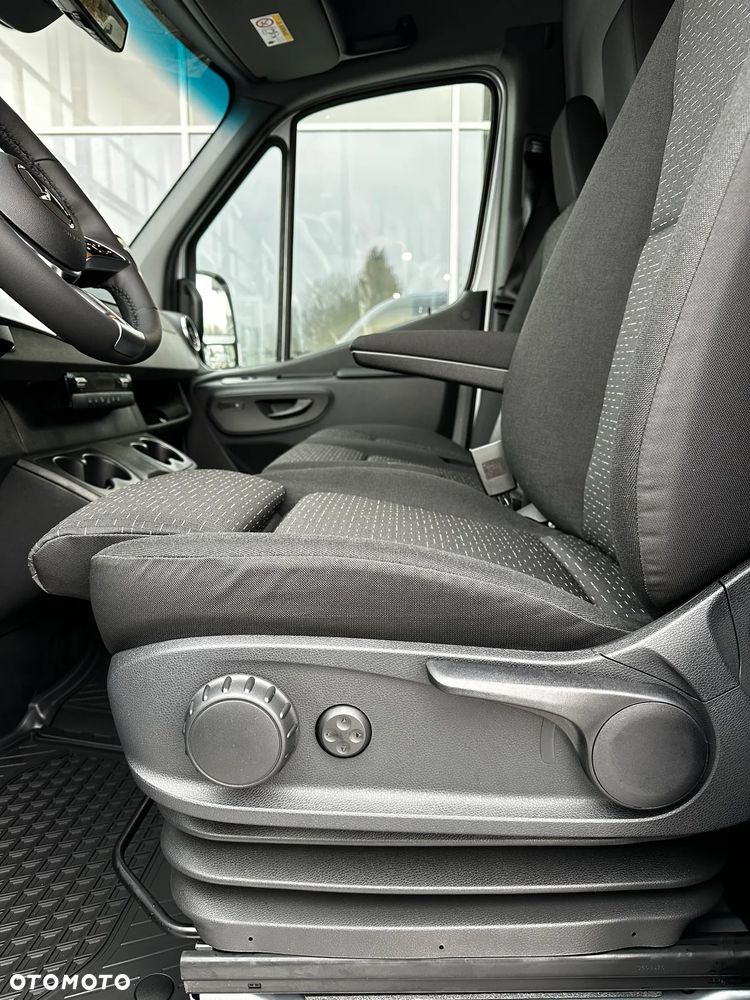 Mercedes-Benz Sprinter - 17