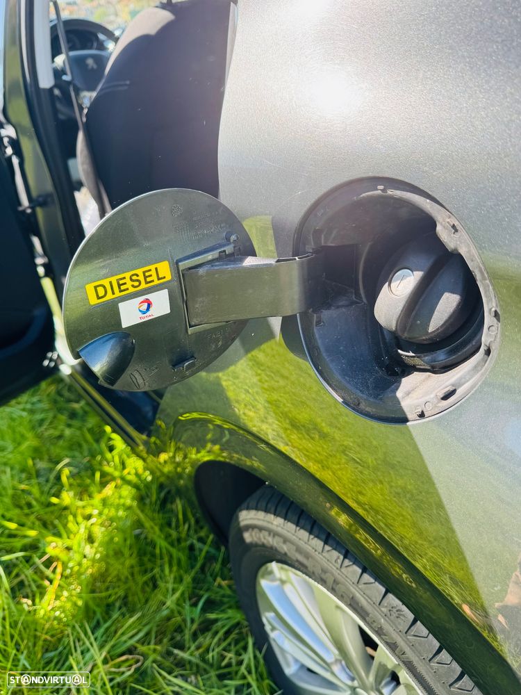 Peugeot 208 1.6 BlueHDi Style - 18