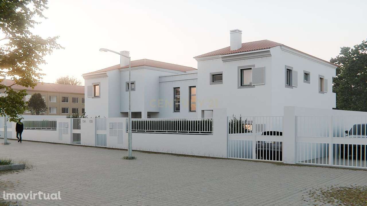 Fantástica Moradia T3 - 4 assoalhadas - Vila Nogueira de Azeitão - Grande imagem: 2/28