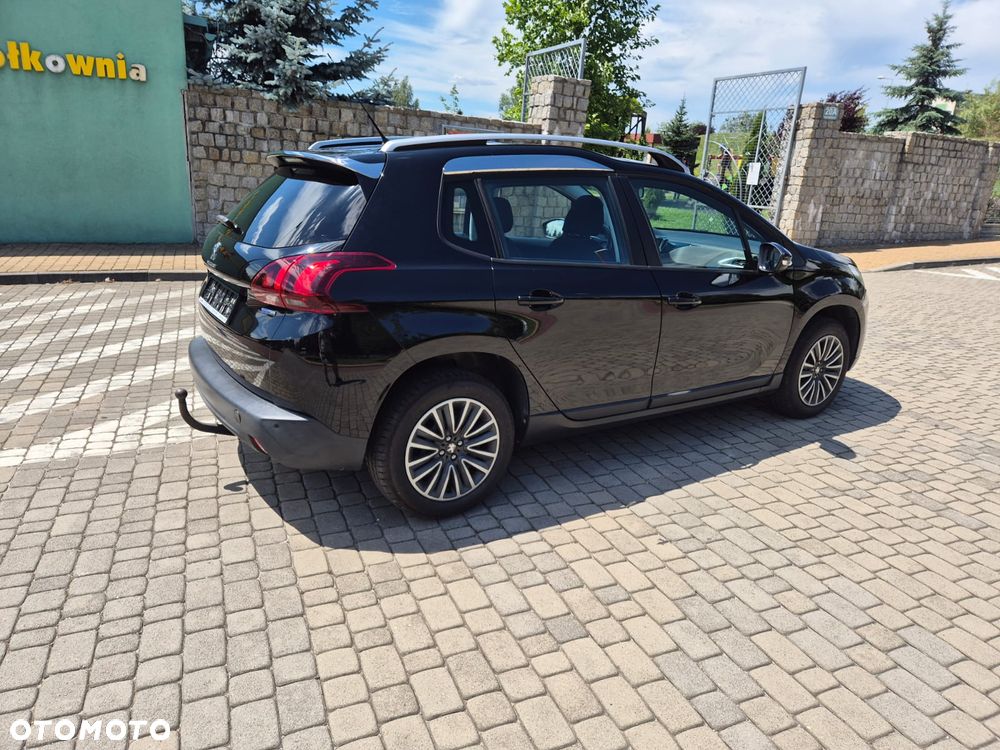 Peugeot 2008 1.2 Pure Tech GPF Allure S&S EAT6 - 4