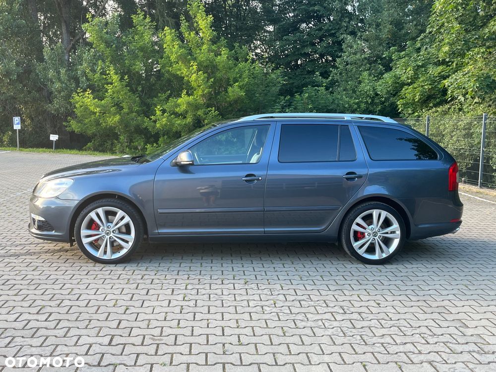 Skoda Octavia 2.0 TDI CR DPF RS - 24