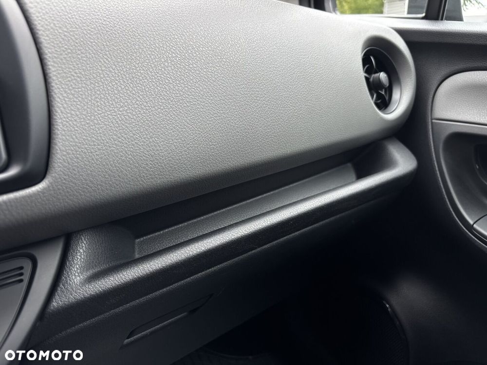 Toyota Yaris - 30
