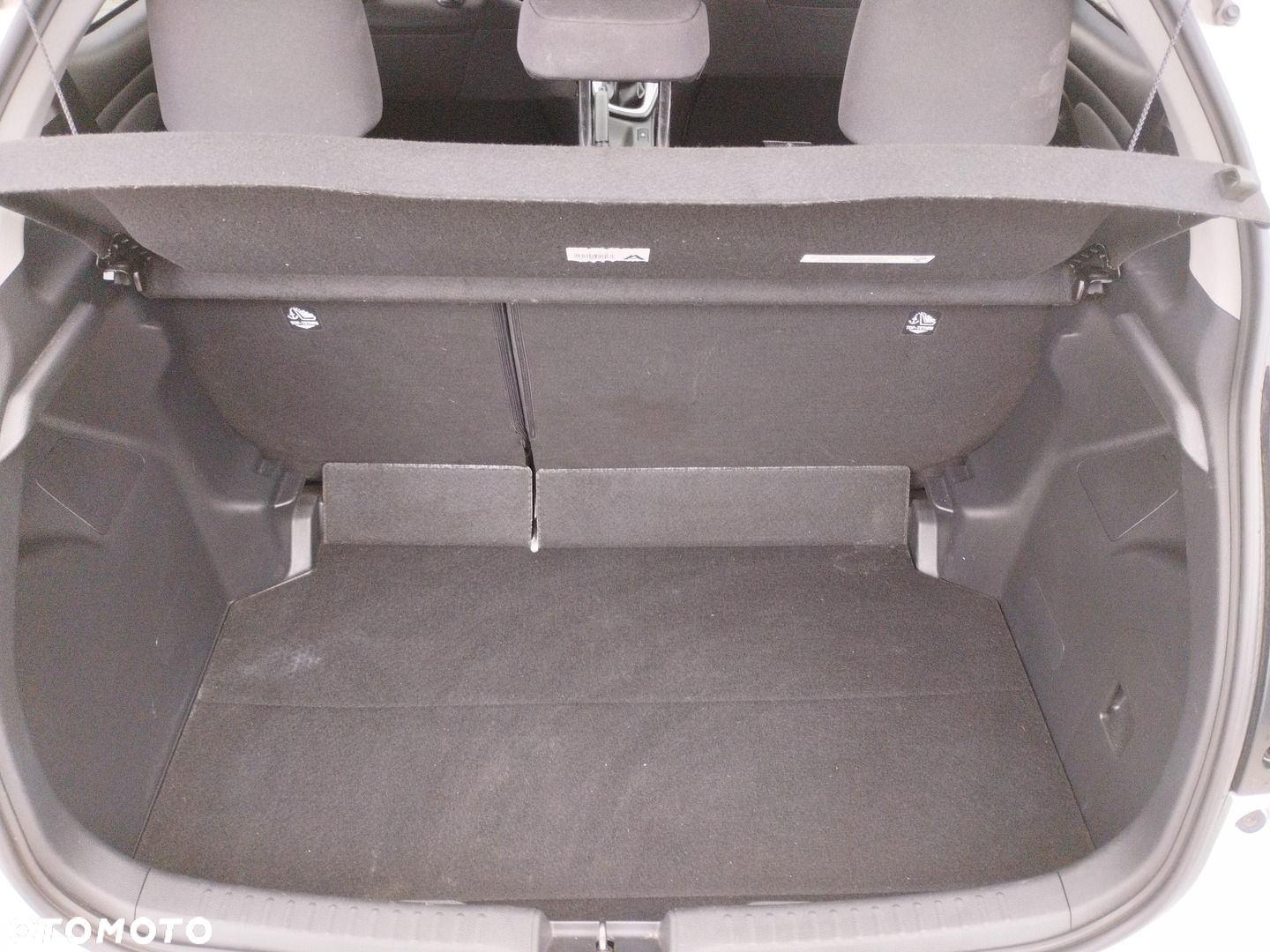Toyota Yaris - 25