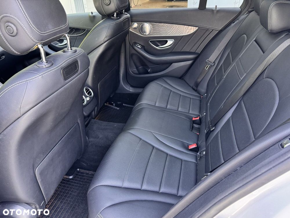 Mercedes-Benz Klasa C 200 4-Matic 9G-TRONIC - 20