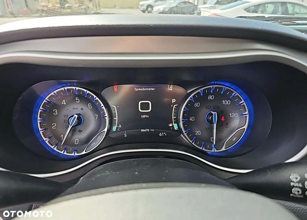 Chrysler Pacifica - 7