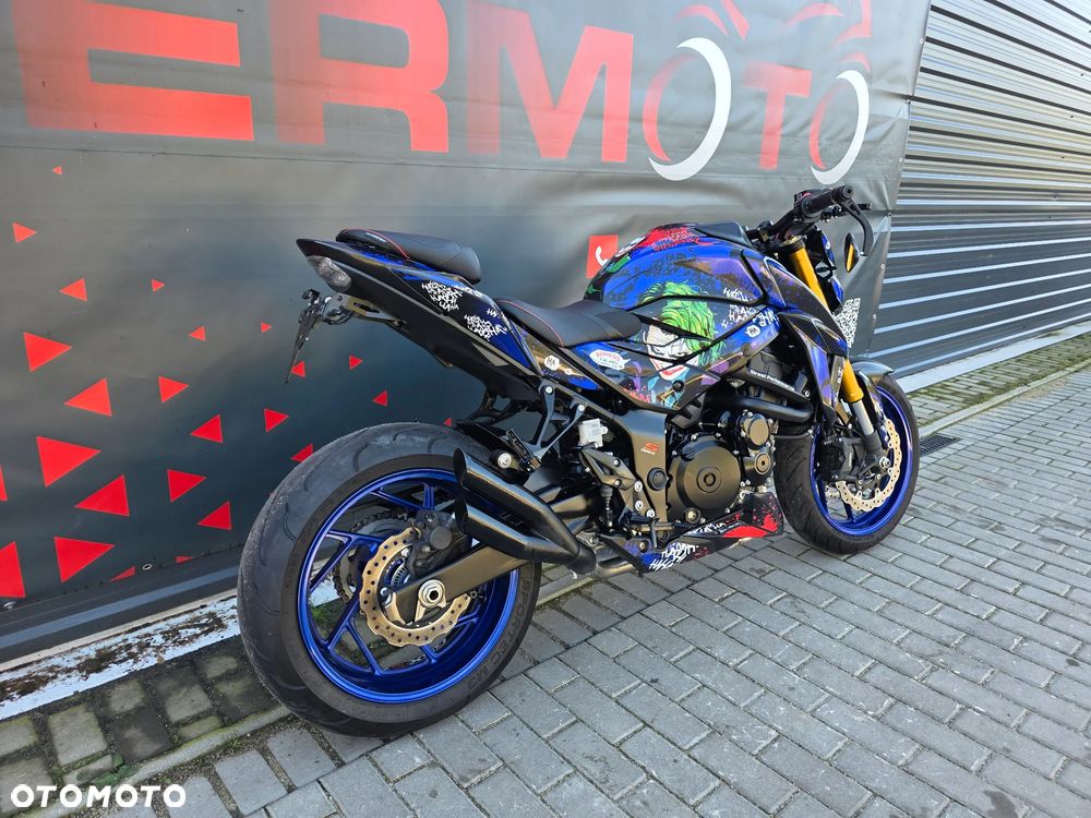 Suzuki GSX - 3