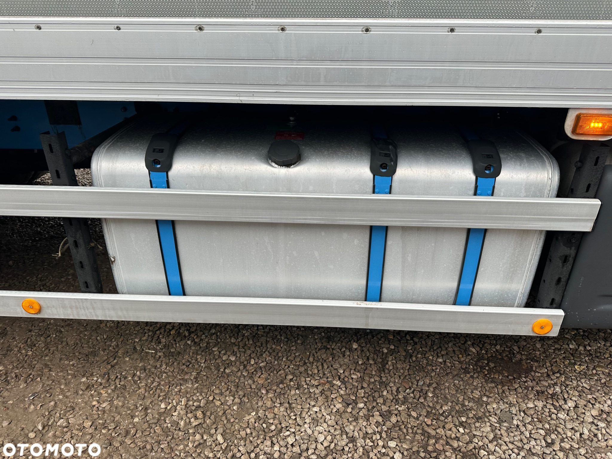 Scania P 400 CHLODNIA CARRIER 850 - 32