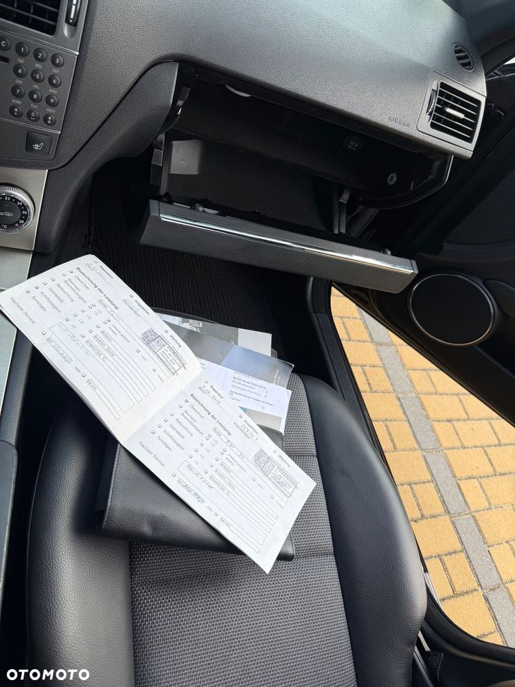 Mercedes-Benz Klasa C 200 CDI DPF Automatik BlueEFFICIENCY SPORT EDITION - 33