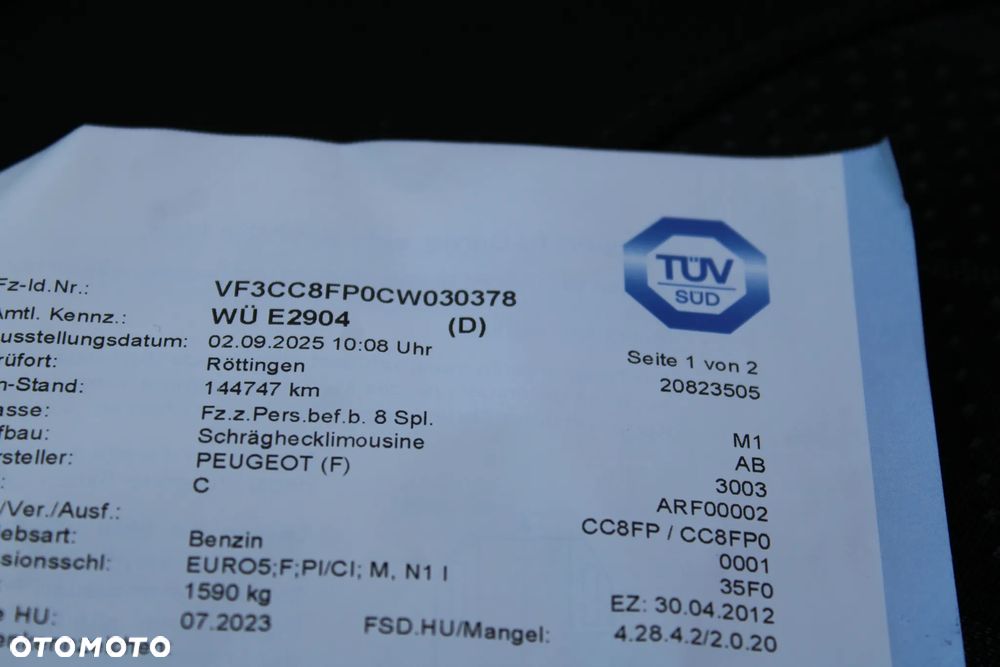 Peugeot 208 - 25