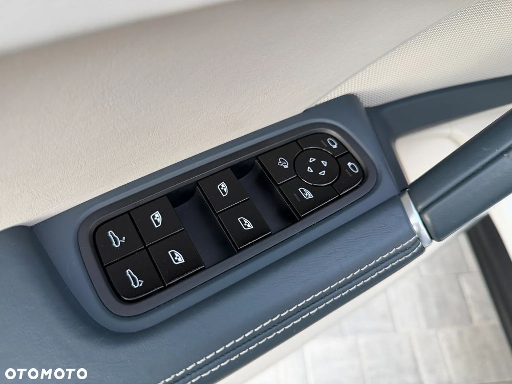 Porsche Cayenne Platinum Edition - 16